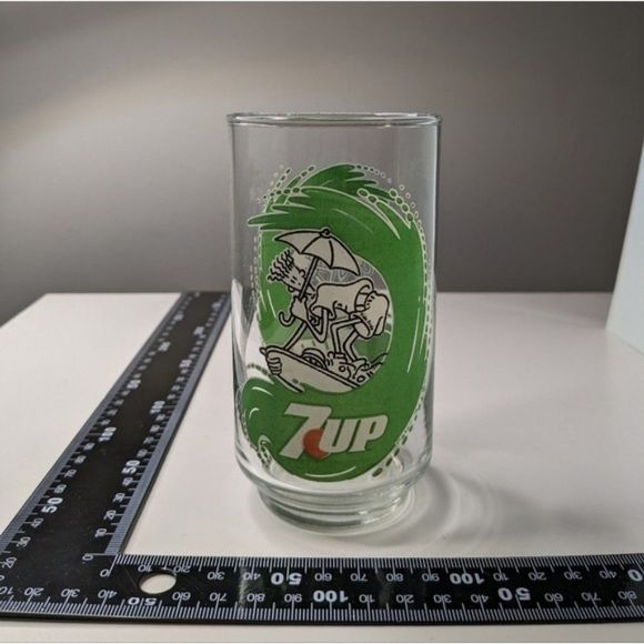 7 Up Glass Retro 7-Up - Picture 6 of 7